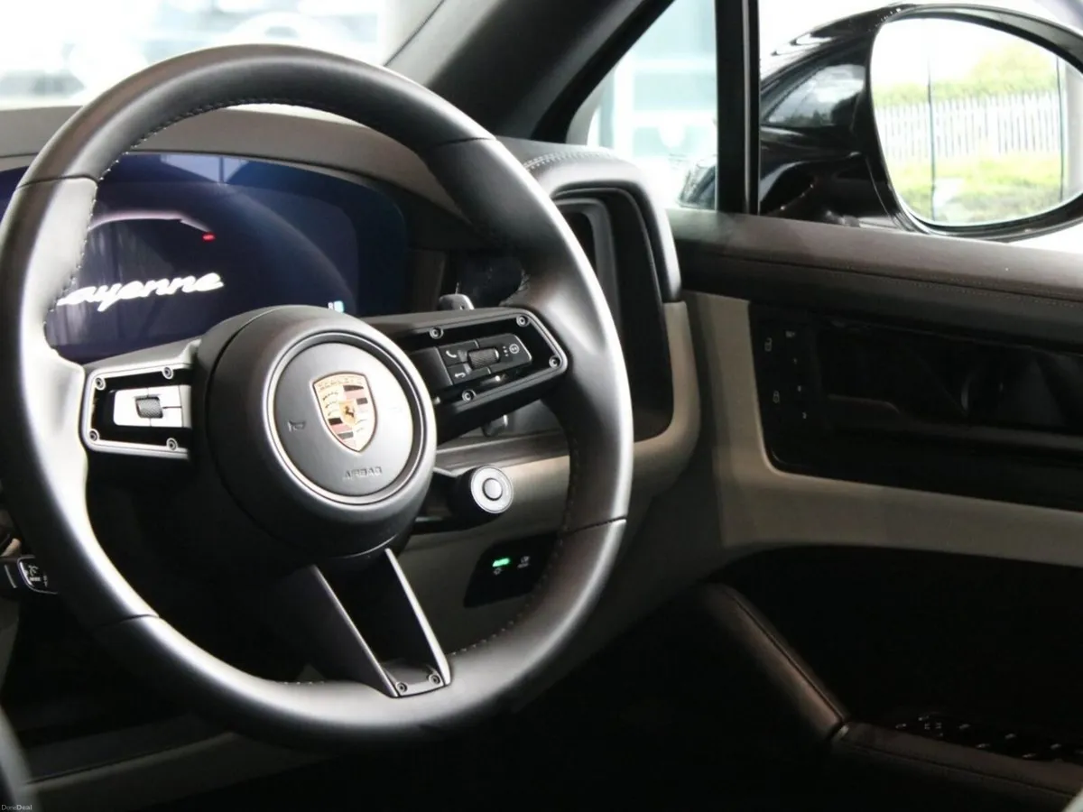 Porsche Cayenne E-Hybrid Coupe Black Edition (New) - Image 4