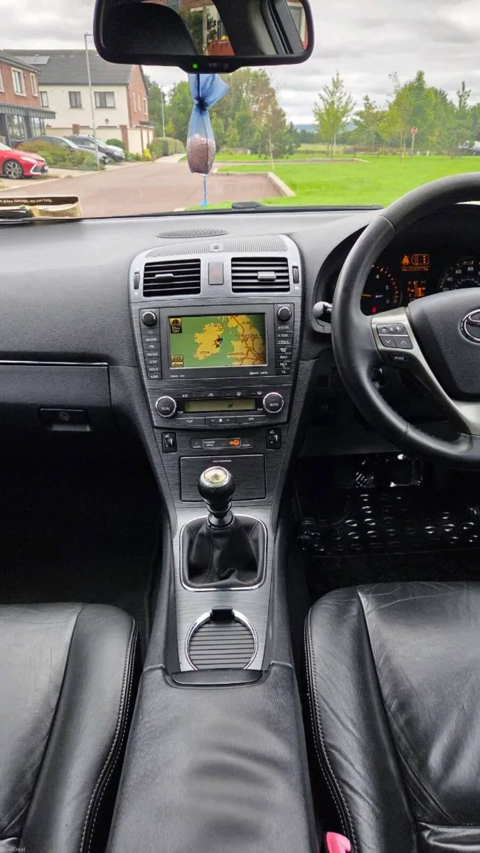 TOYOTA AVENSIS D4D T4 5 DOORS - Image 5