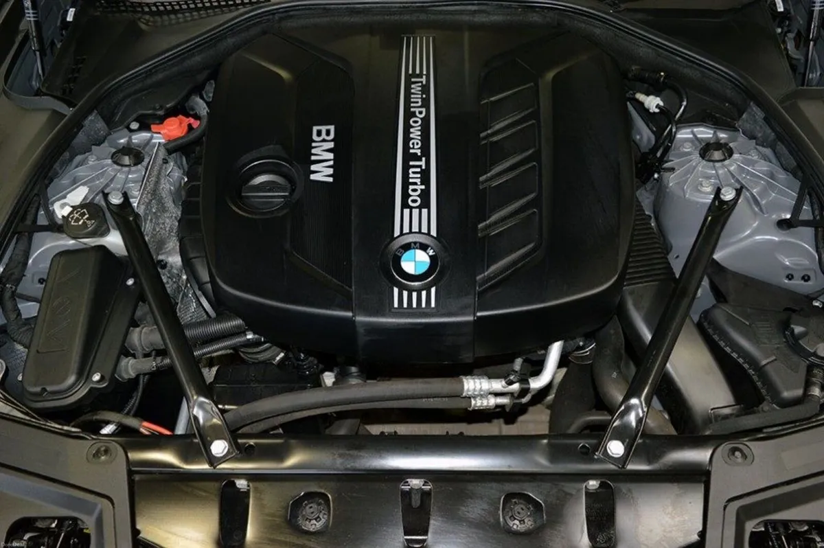 BMW 5-Series 2012 - Image 6