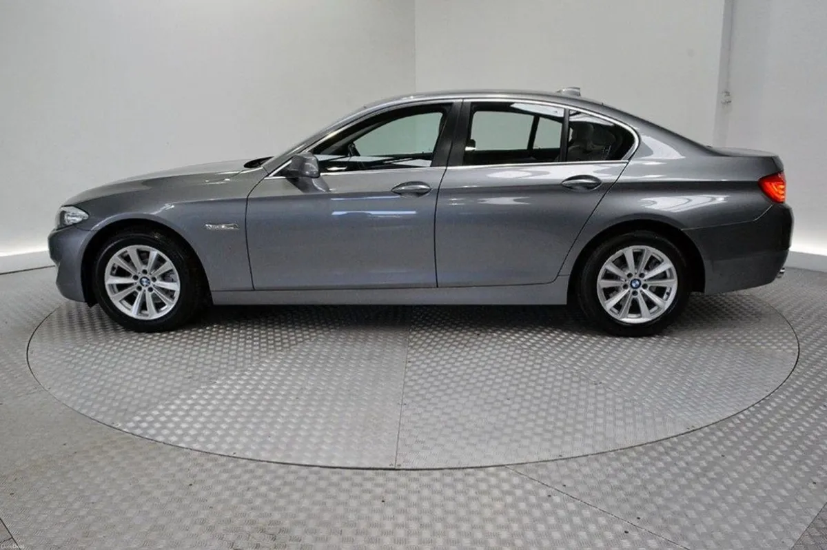 BMW 5-Series 2012 - Image 1