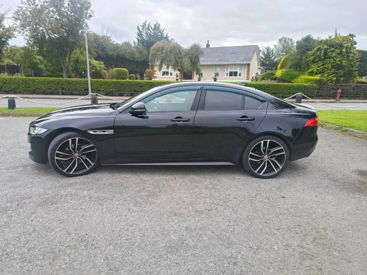 Jaguar XE 17 r-sport 180bhp - Image 5