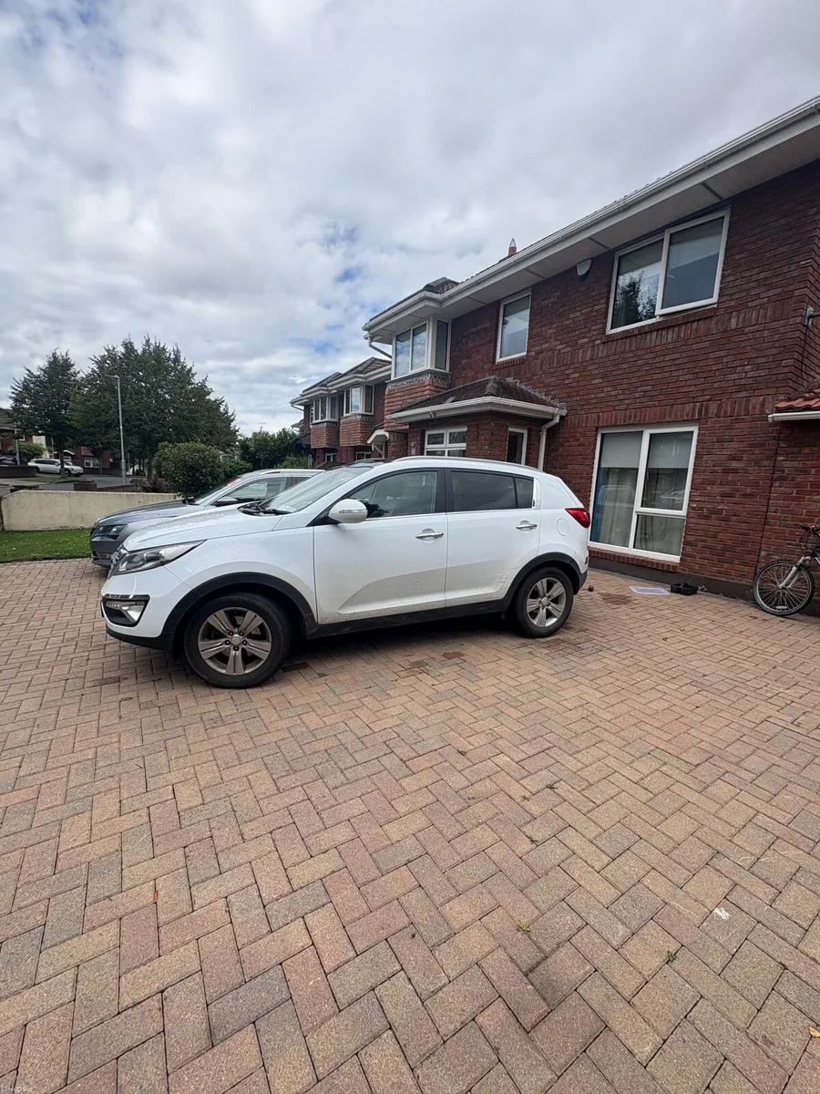 2014 sportage with apple carplay - Image 2