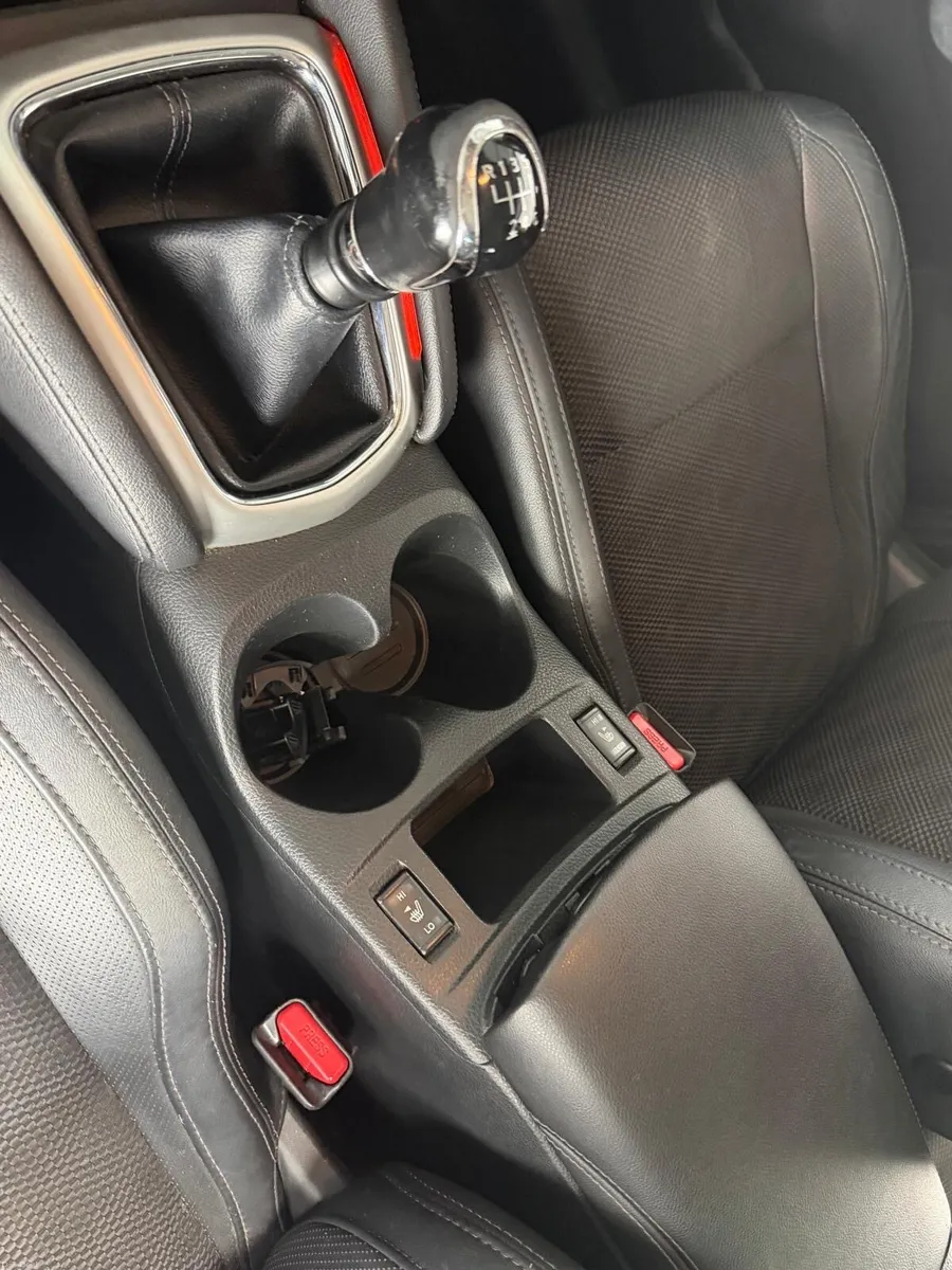 Car - Image 4