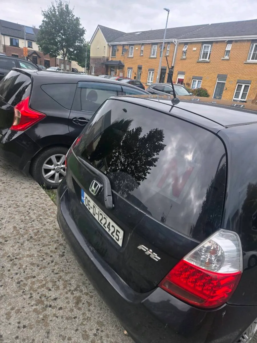2006 honda fit - Image 4