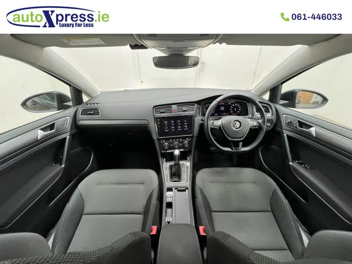 Volkswagen Golf 1.2 	TSI COMFORT LINE, Reversing c - Image 2