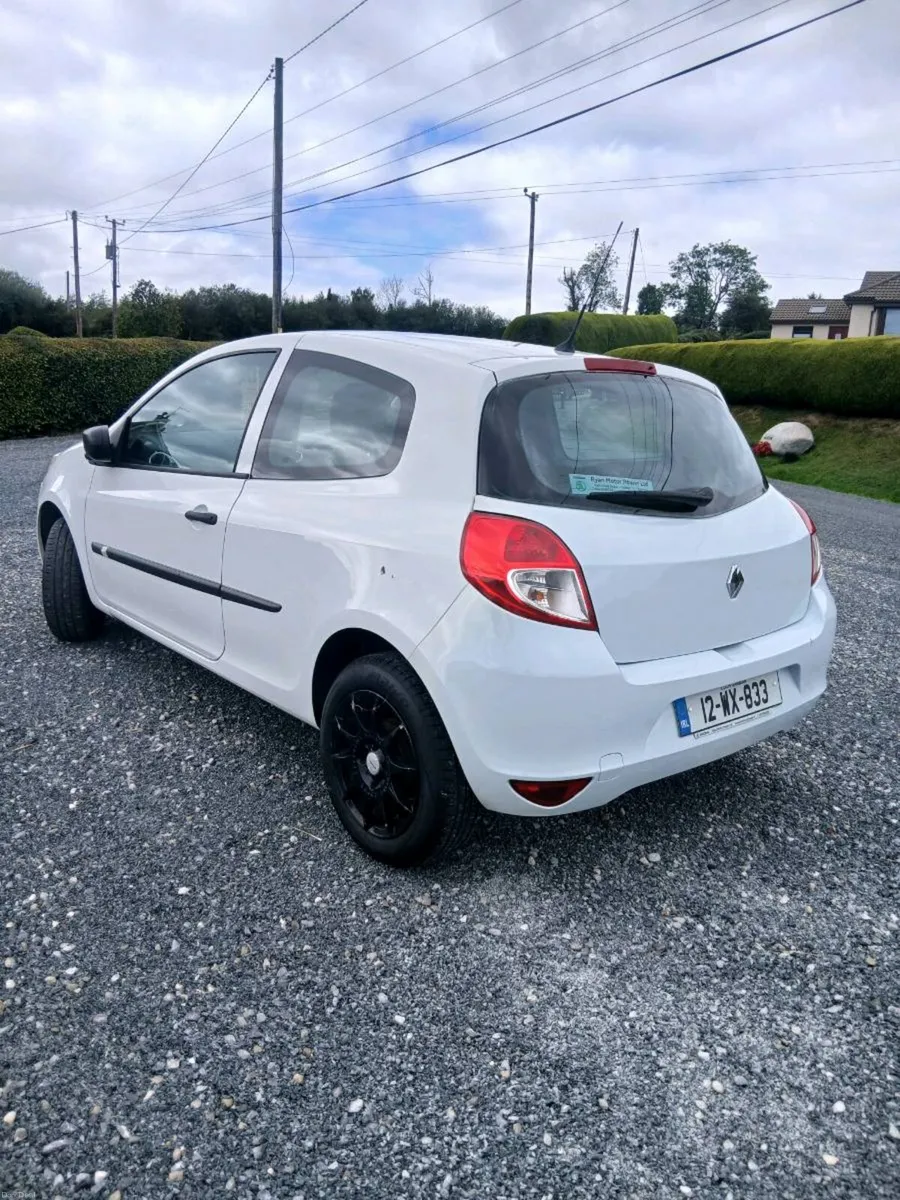 12 renault clio 1.2 petrol new nct - Image 4