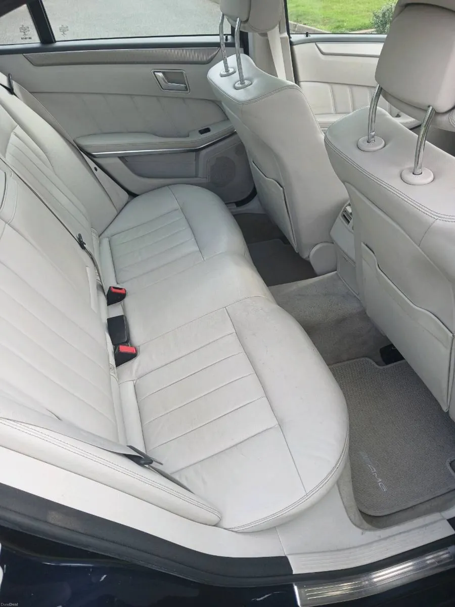 Car - Image 6