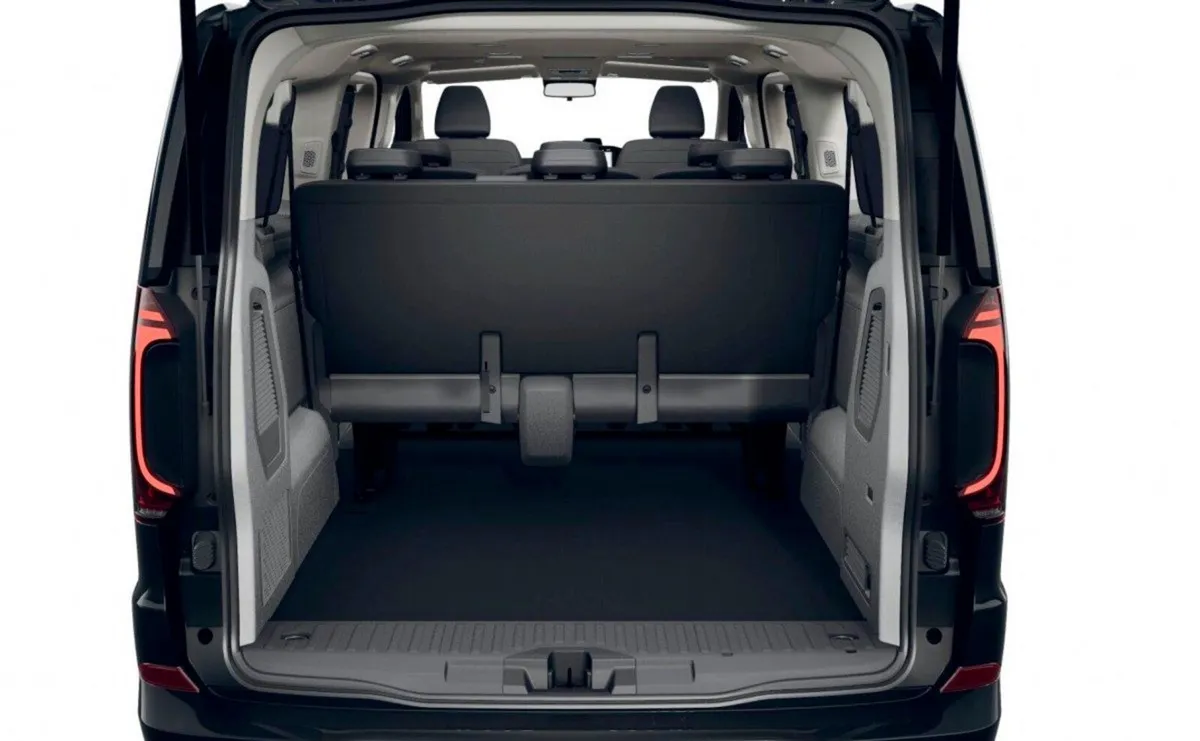 Volkswagen Caravelle 9 Seat Style PHEV 230hp - Image 4