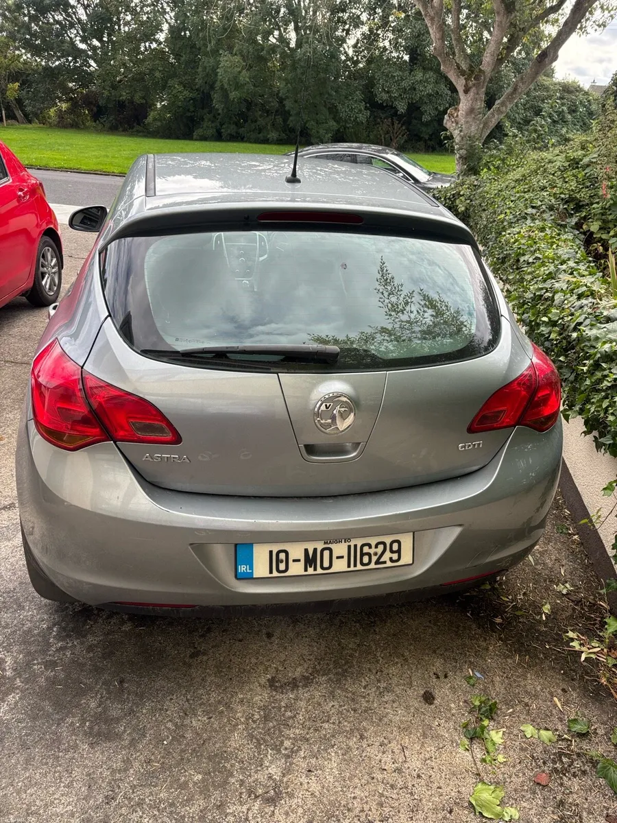 VAUXHALL ASTRA 2010 Fresh NCT 10/27 & Road Tax - Image 2