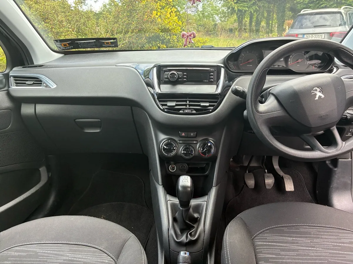 Peugeot 208 - Image 3