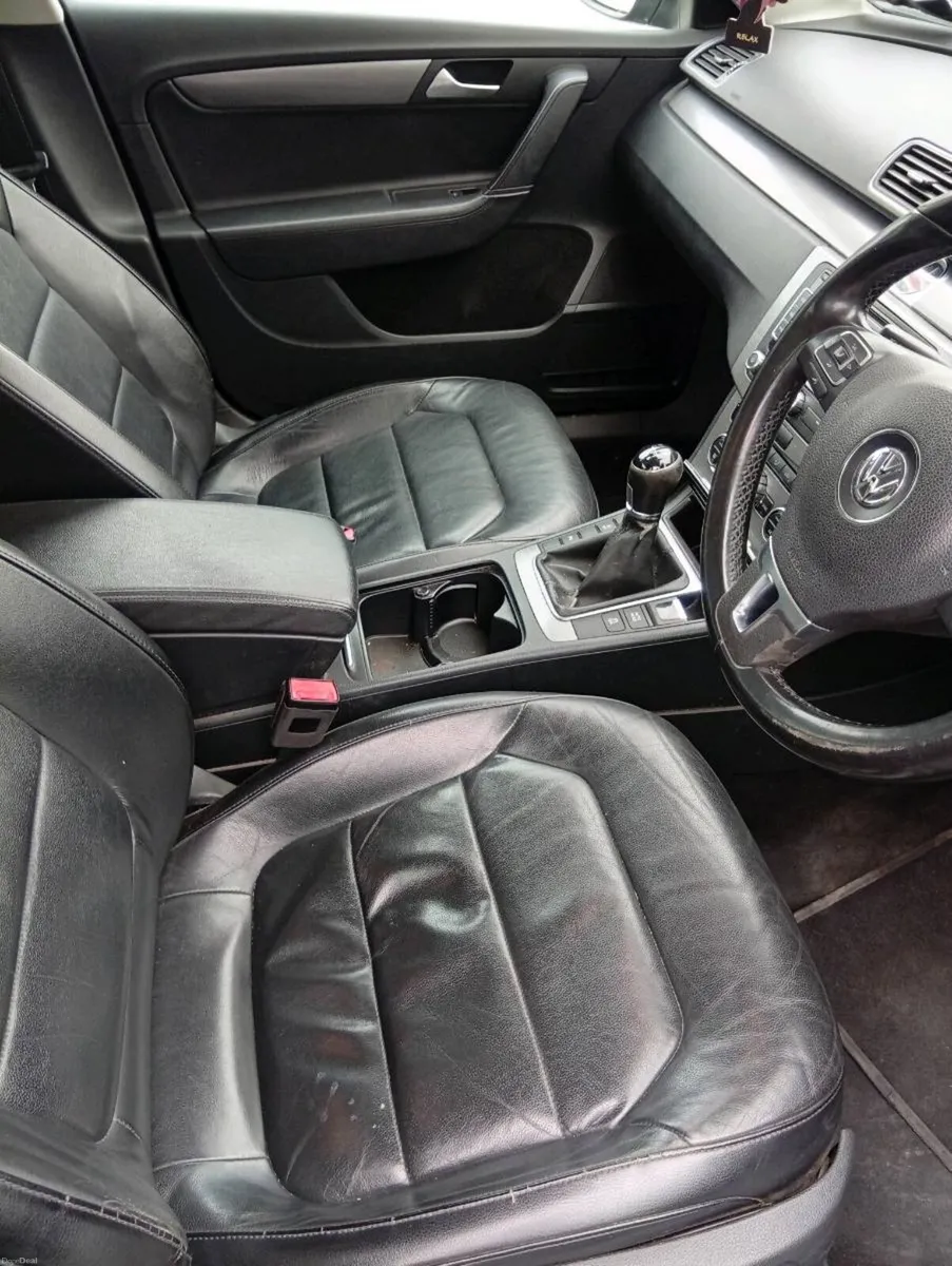 VW Passat - Image 5