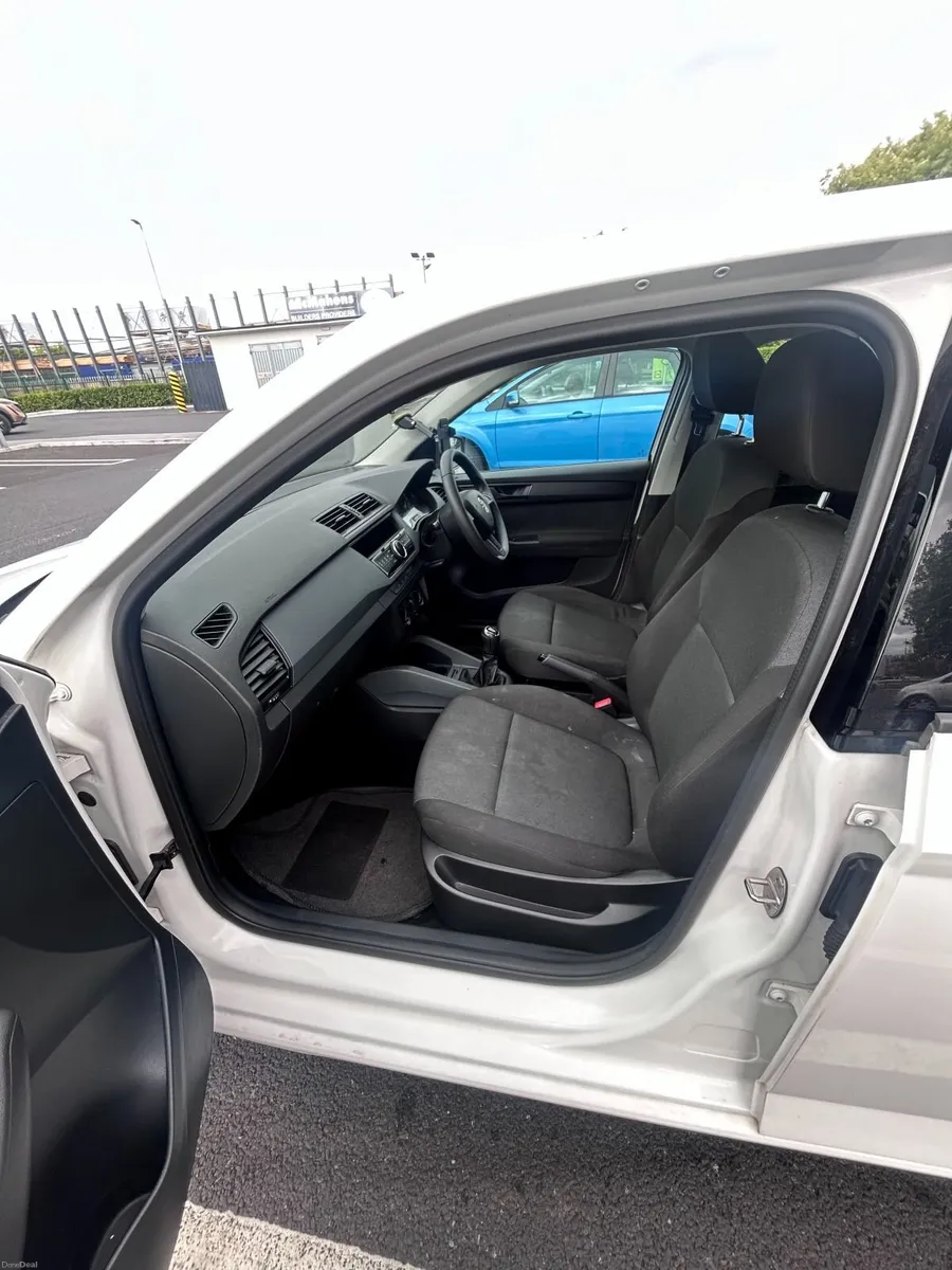 Skoda Fabia 2017 - Image 5
