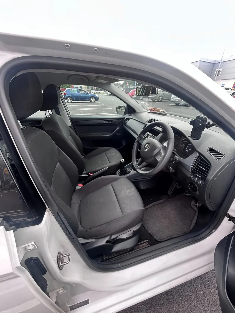 Skoda Fabia 2017 - Image 6