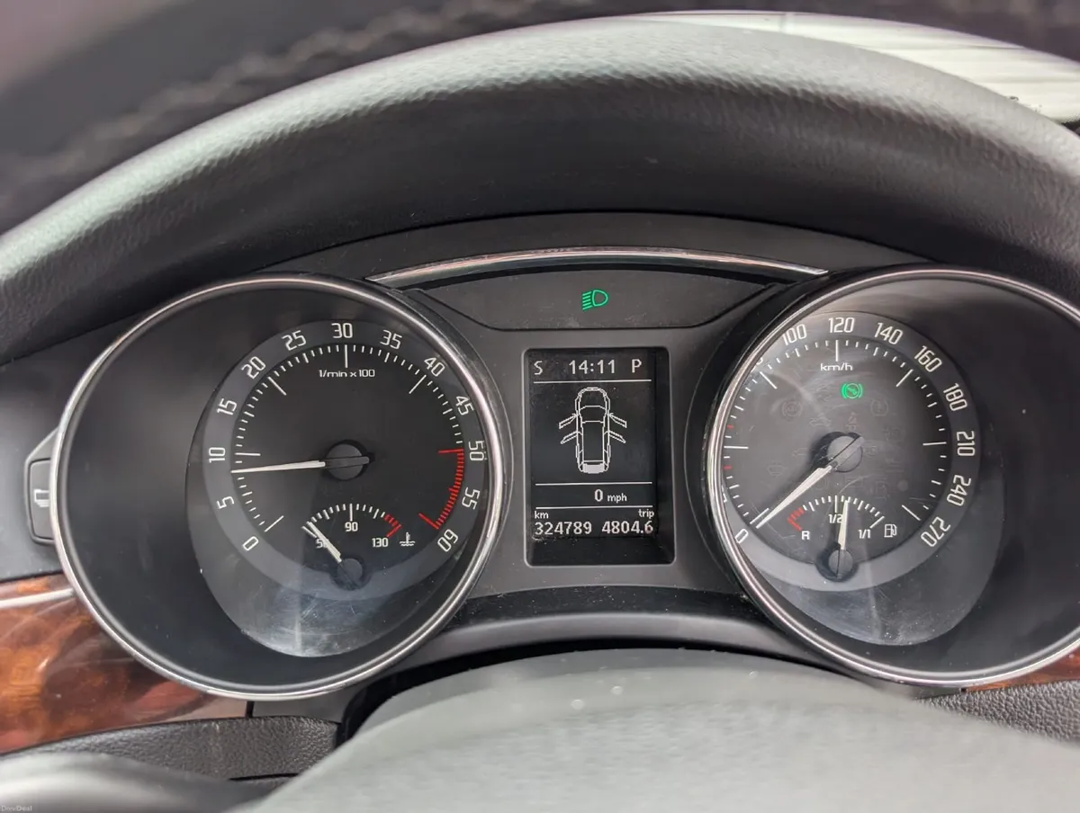 2014 Skoda Superb 2.0 TDI 170BHP DSG - Image 5