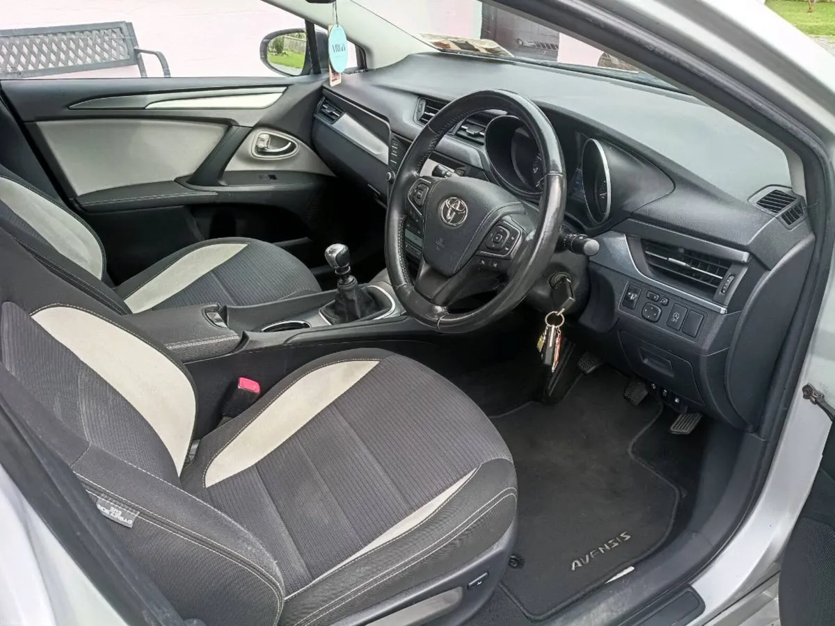 Toyota Avensis - Image 5