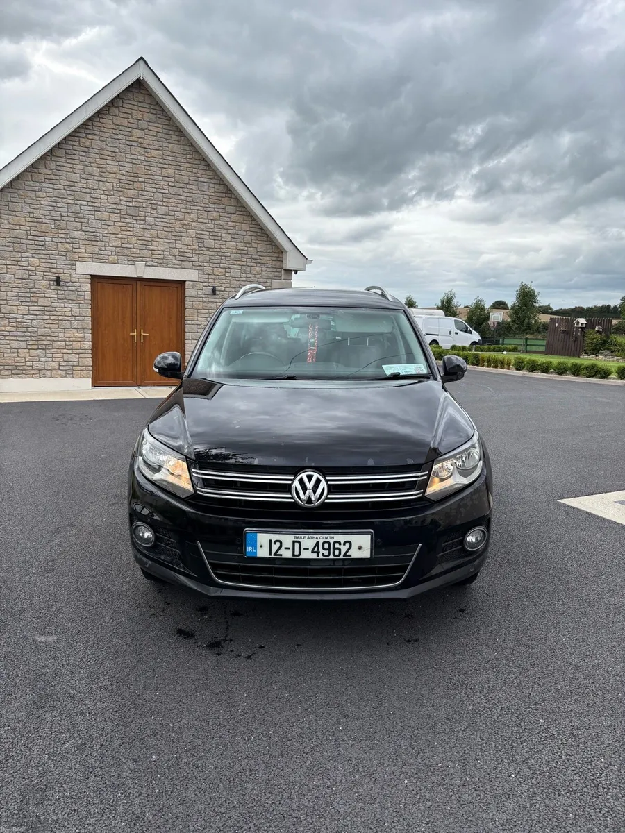 2012 Volkswagen Tiguan - Image 2