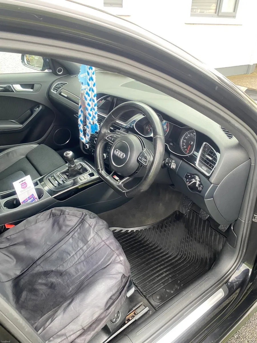 Audi A4 Quattro S line Black Edition - Image 4