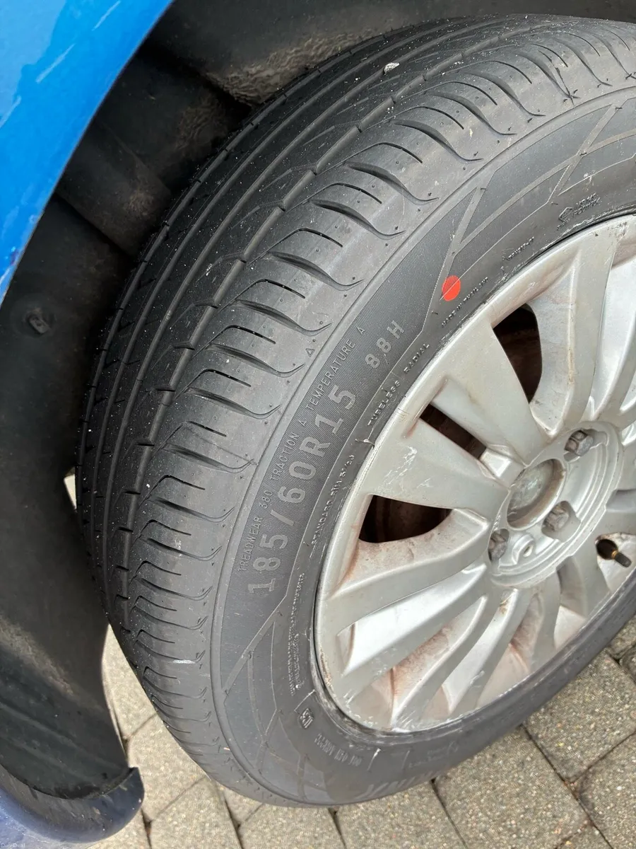 Renault Clio 2011 - Image 2