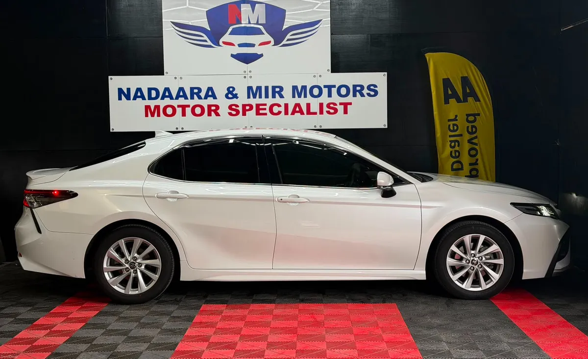 Toyota Camry 2023 PLATINUM AUTOMATIC WARRANTY - Image 6