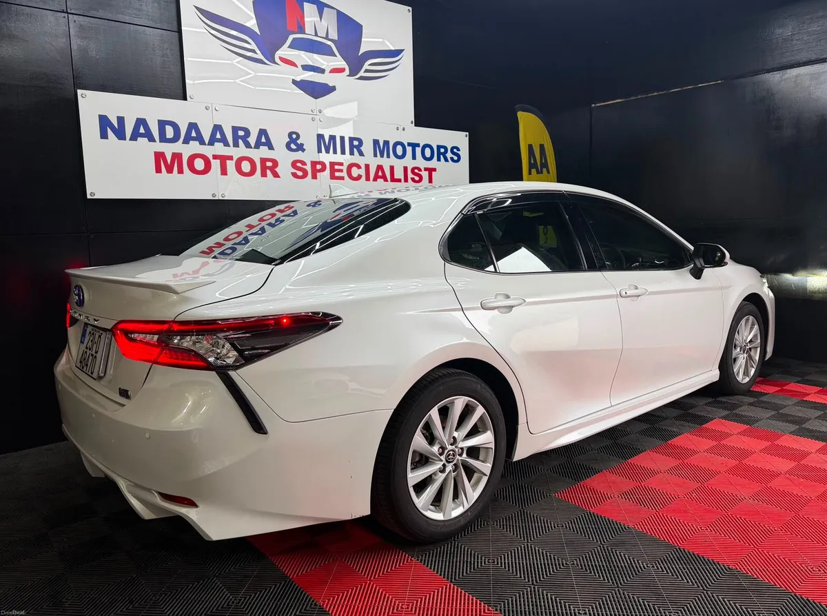 Toyota Camry 2023 PLATINUM AUTOMATIC WARRANTY - Image 4
