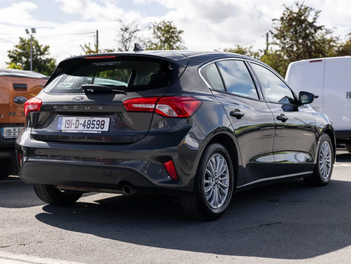 Ford Focus 1.0 TITANIUM ECOBOOST 125 5DR T - Image 4