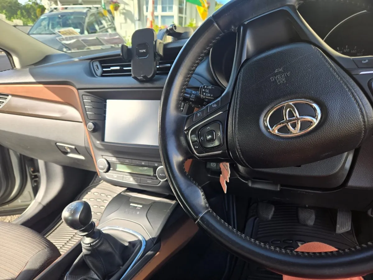 2018 Toyota Avensis 2.0 Diesel Manual Long NCT - Image 6