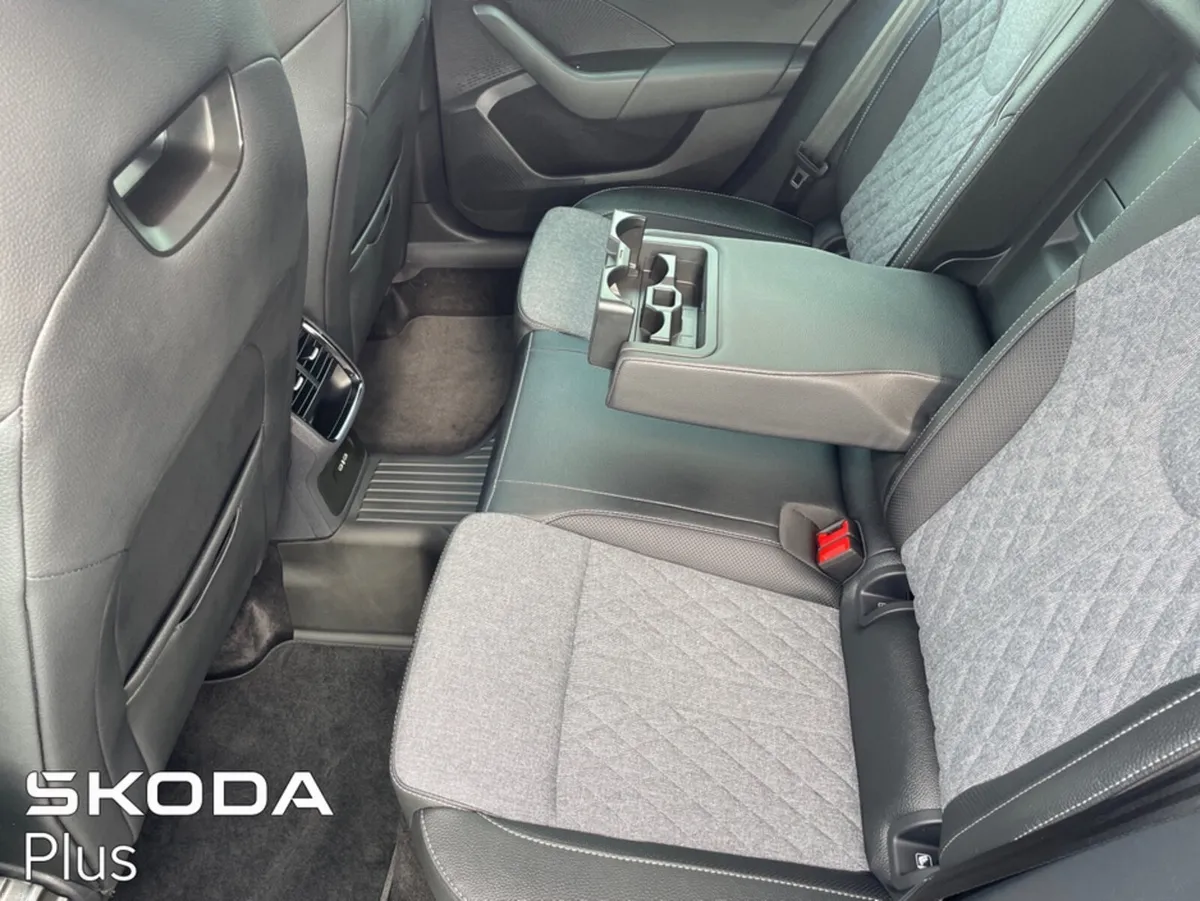 Skoda Octavia SPORTLINE 2.0 TDI 115HP 5DR - Image 6