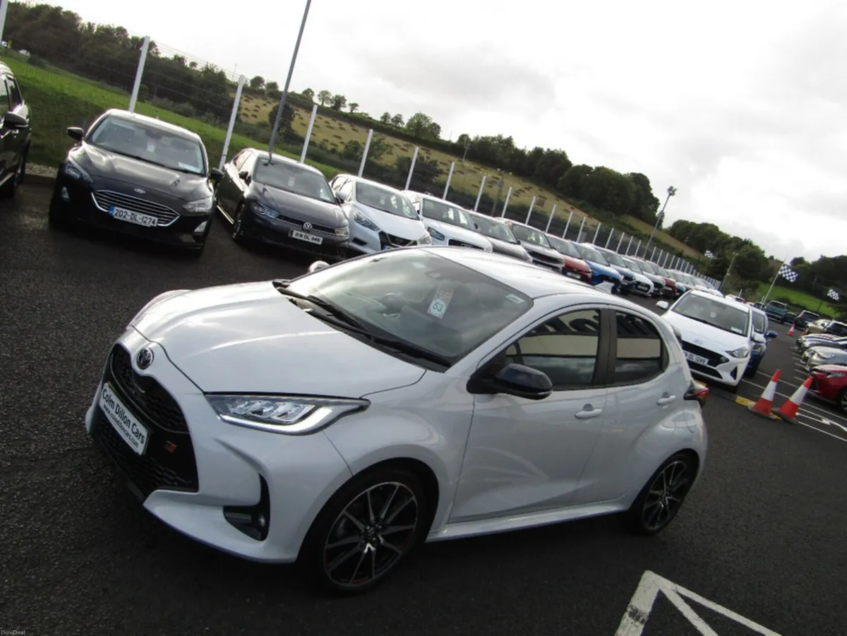 Toyota Yaris GR SPORT HEV CVT - Image 5