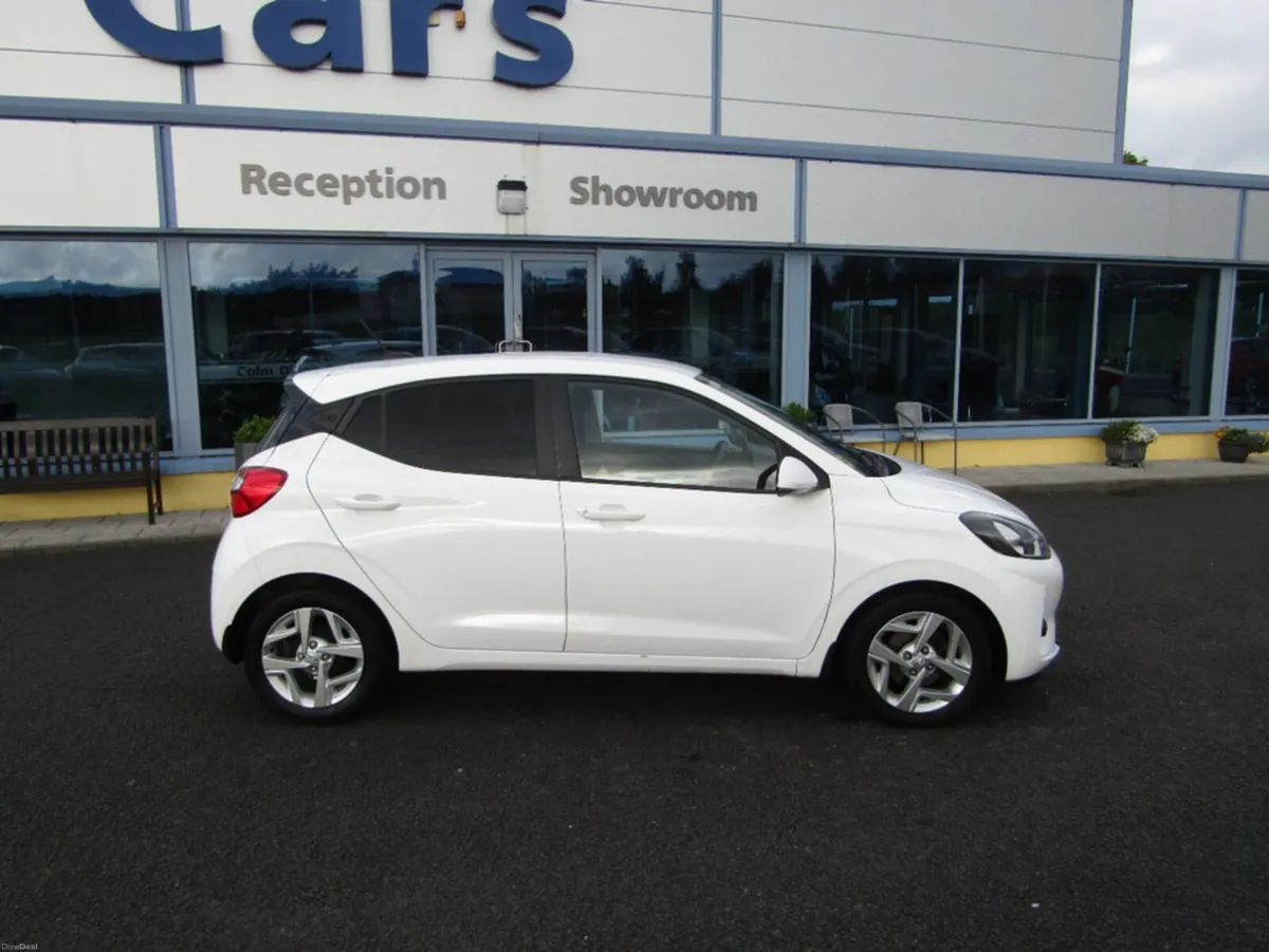 Hyundai i10 DELUXE 5DR - Image 3