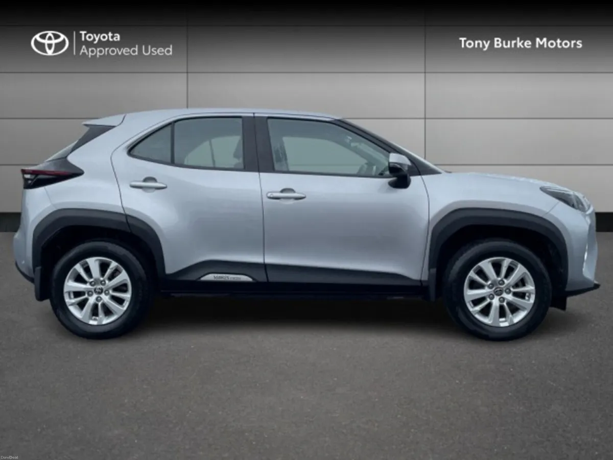 Toyota Yaris Cross - Luna - 1.5 Hybrid - Automatic - Image 3