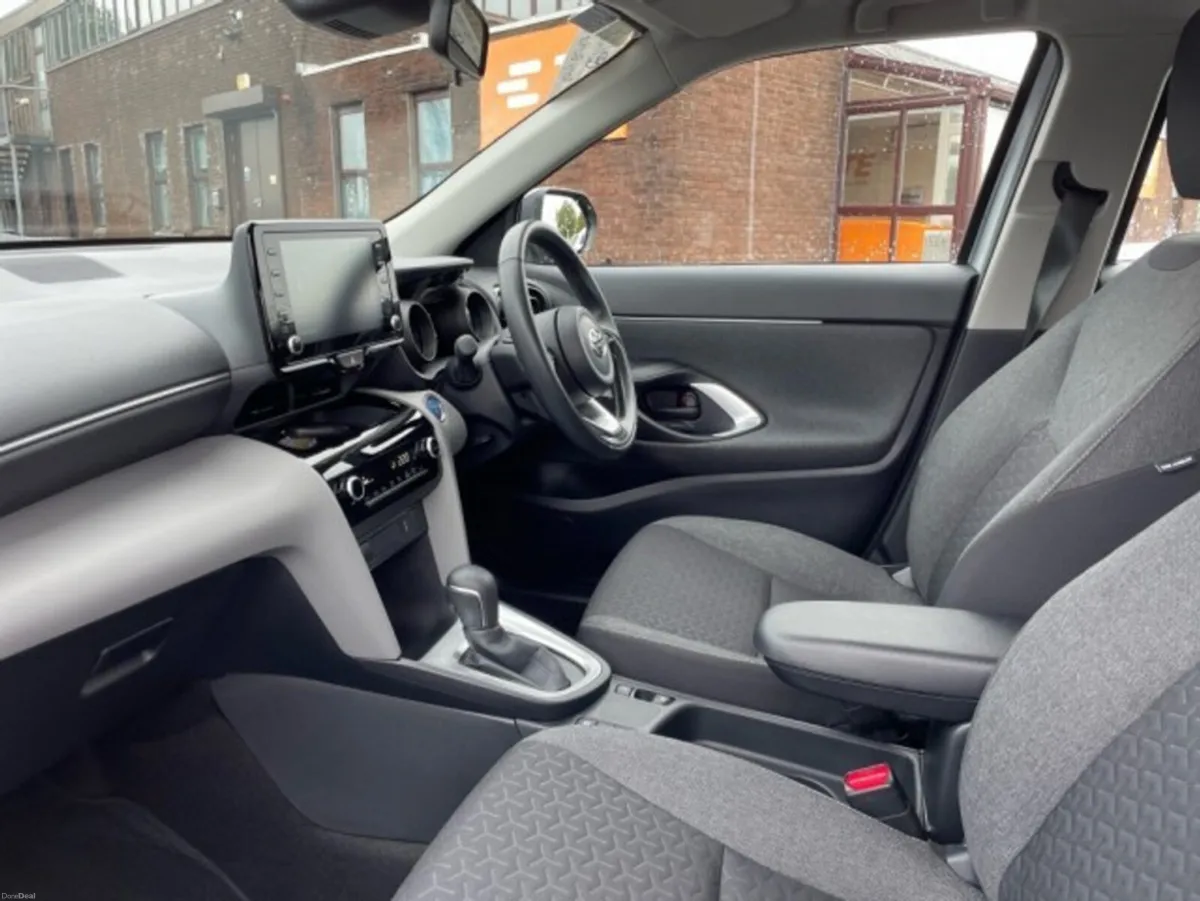 Toyota Yaris Cross - Luna - 1.5 Hybrid - Automatic - Image 6