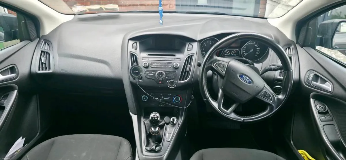 2015 Ford Focus low mileage very clean - Image 6