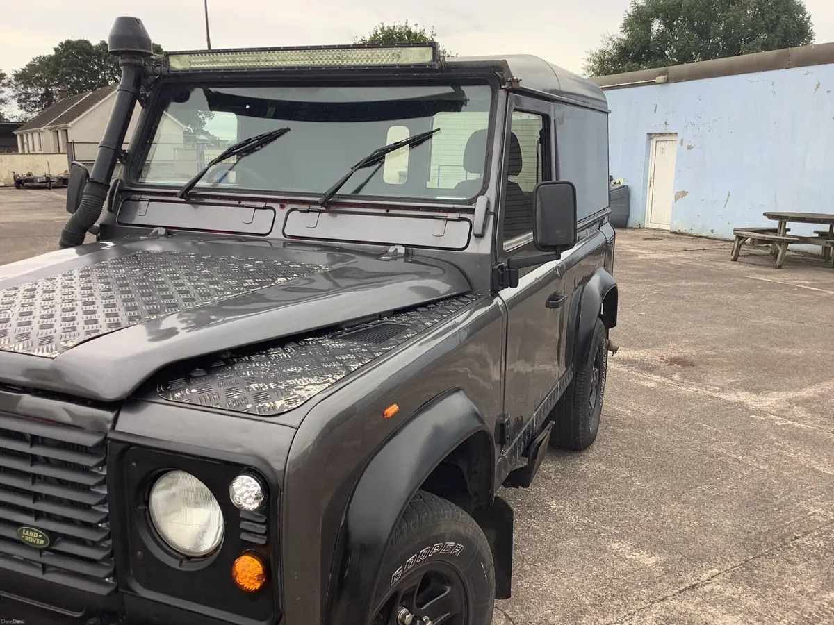 1996. Land Rover Defender - Image 1