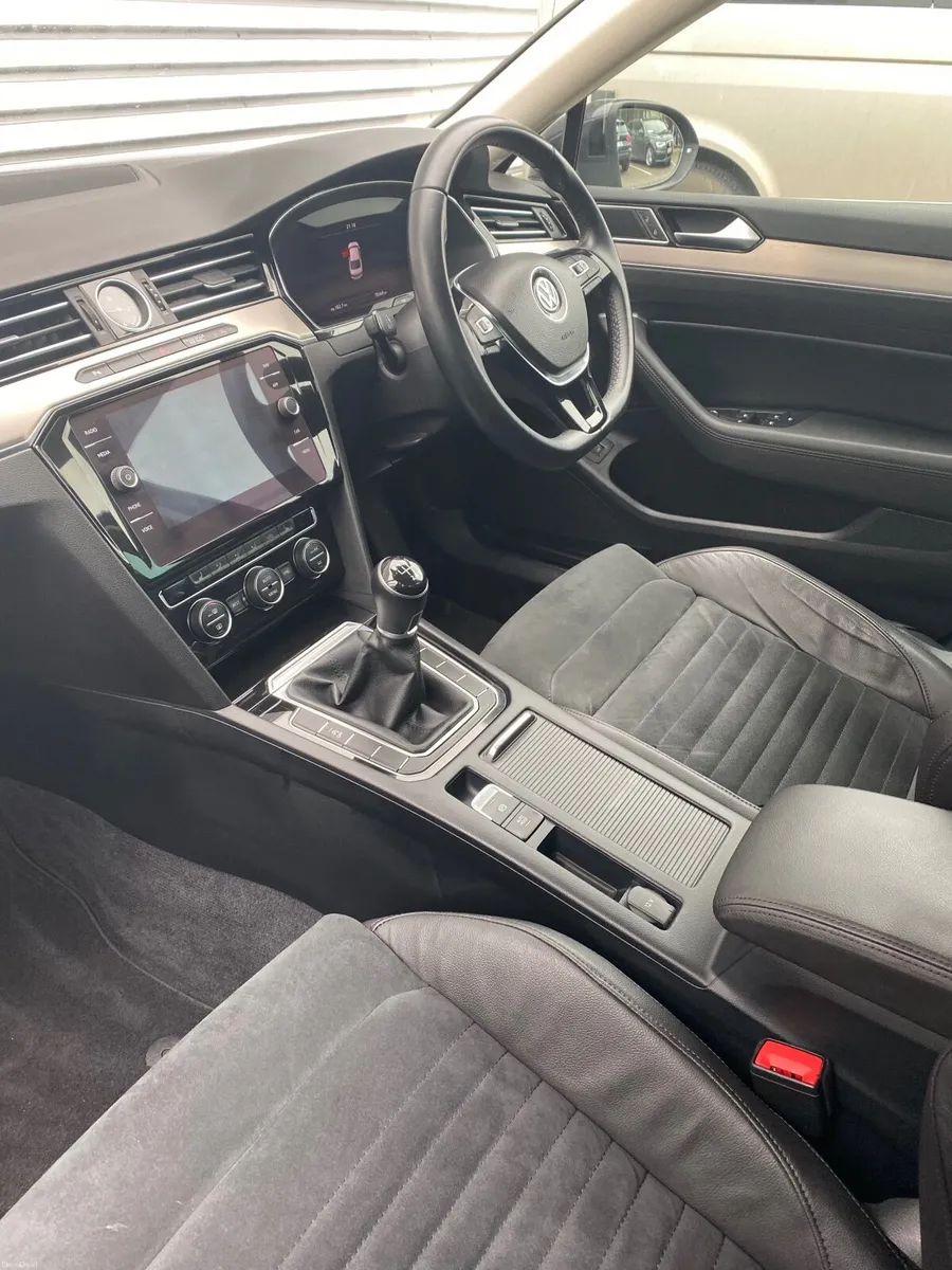 Volkswagen Passat Highline 1.6 Tdi 2018 - Image 5