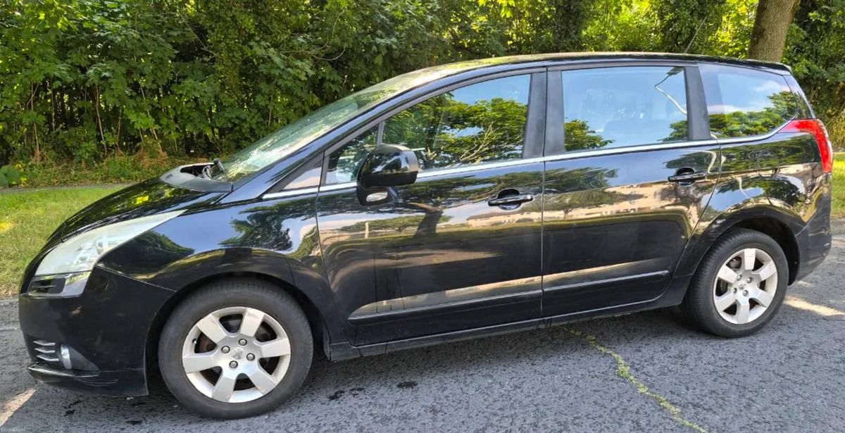 PEUGEOT 5008. Only €3000. NCT to 29/07/27 - Image 4