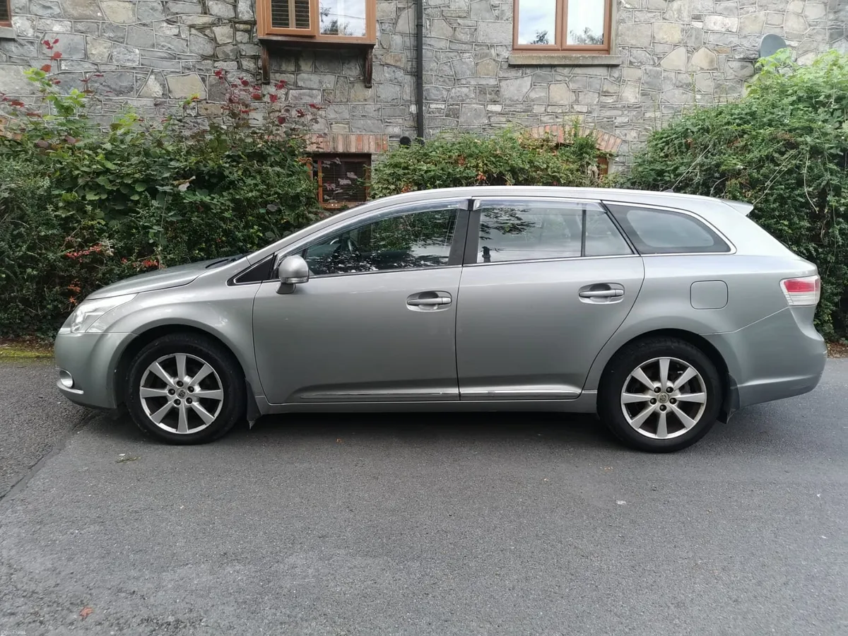 2011 Toyota Avensis Tourer 2.0 *Low Mileage* - Image 3