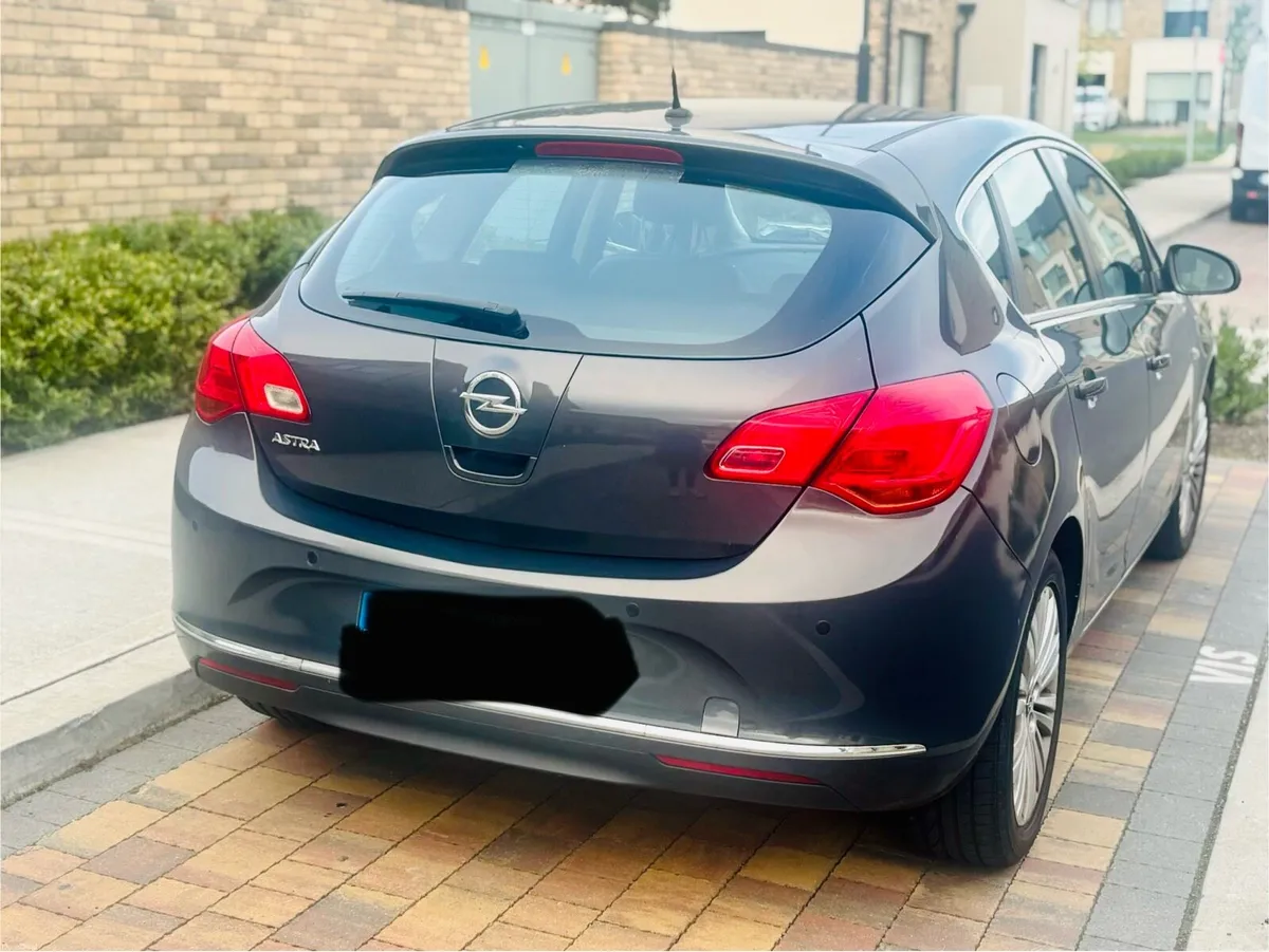 Opel Astra LOW MILEAGE EXCELLENT CONDITION - Image 5