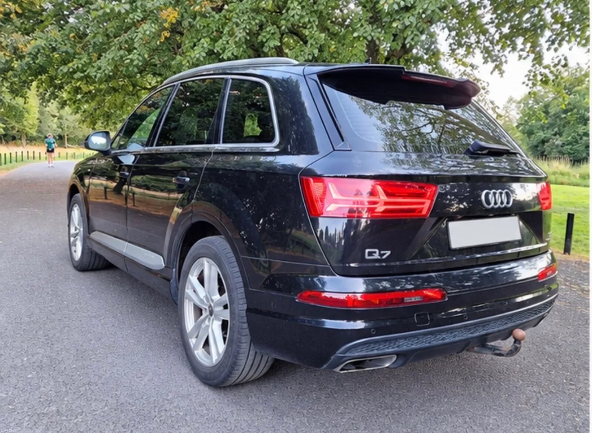 Audi Q7 S-line Black 3.0 Diesel - Image 6