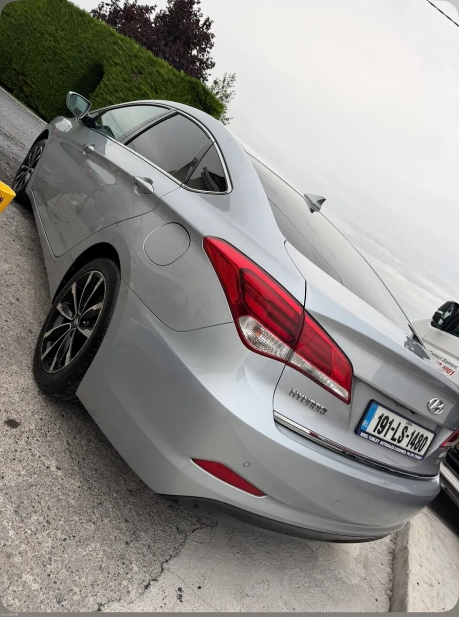 Car - Image 3