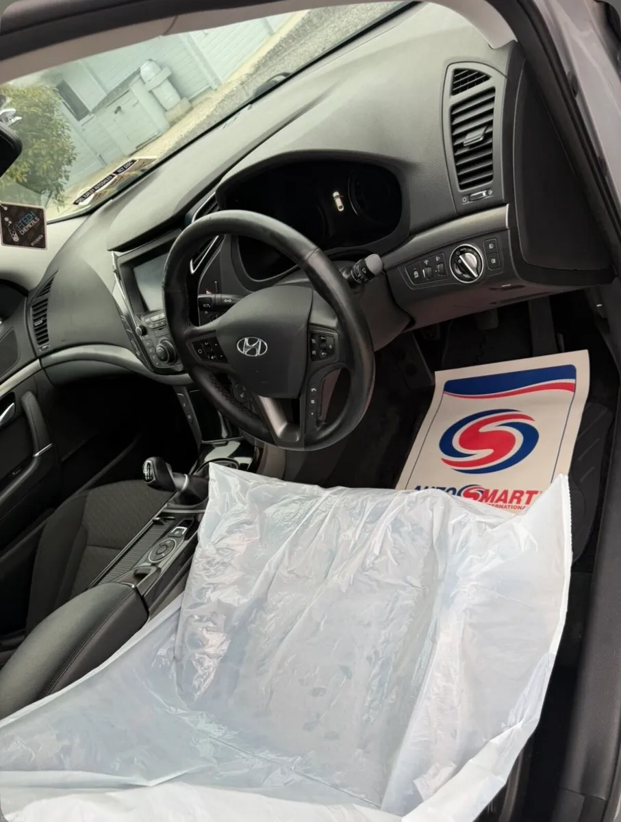 Car - Image 4
