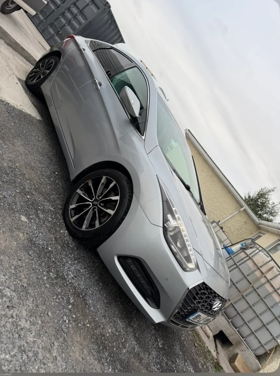Car - Image 1
