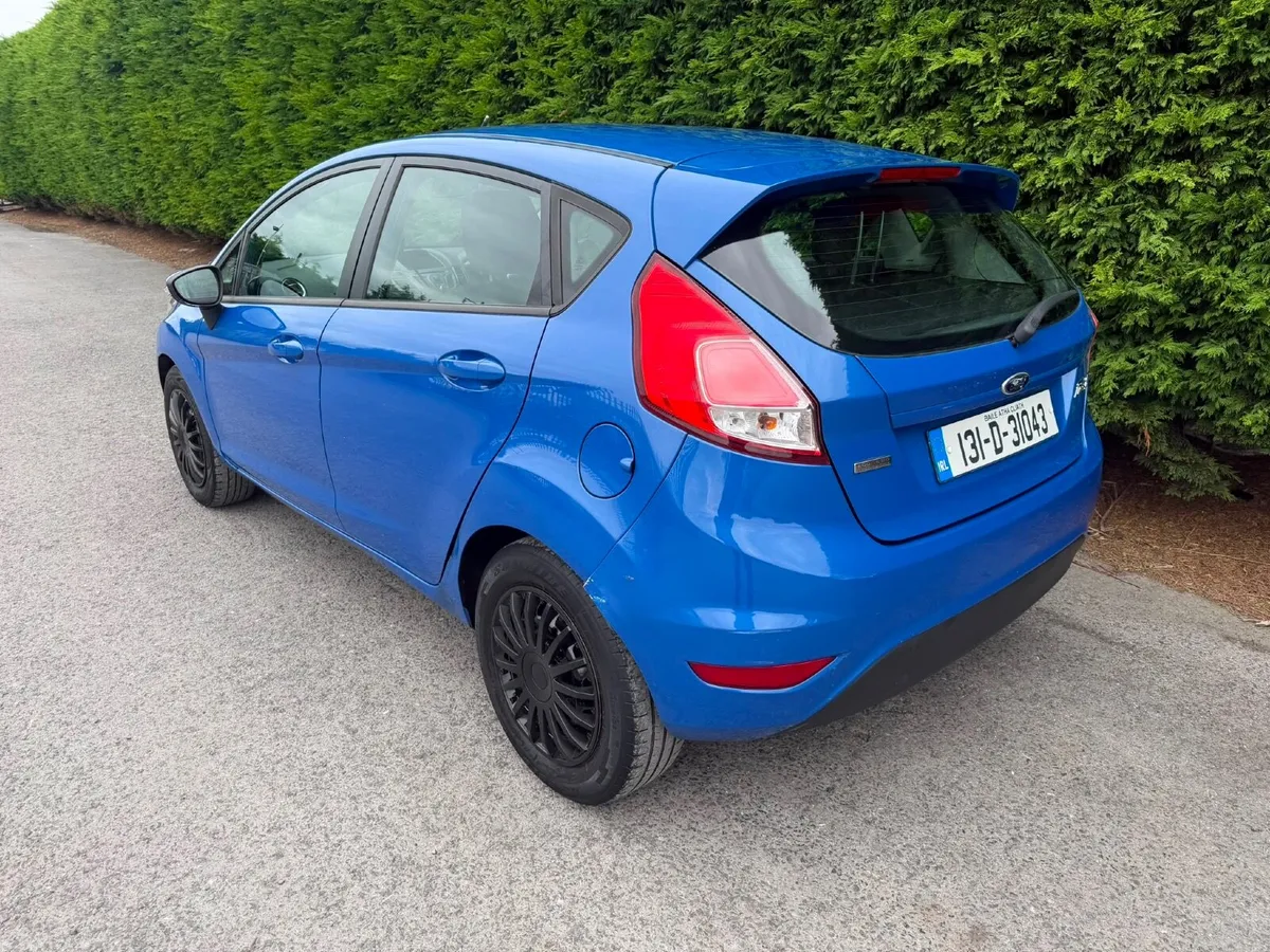 Ford Fiesta 2013 - Image 2