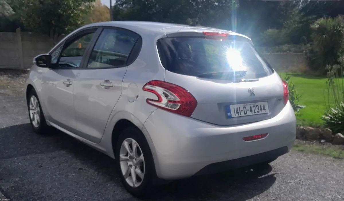 Peugeot 208 Active  2014 - Image 4