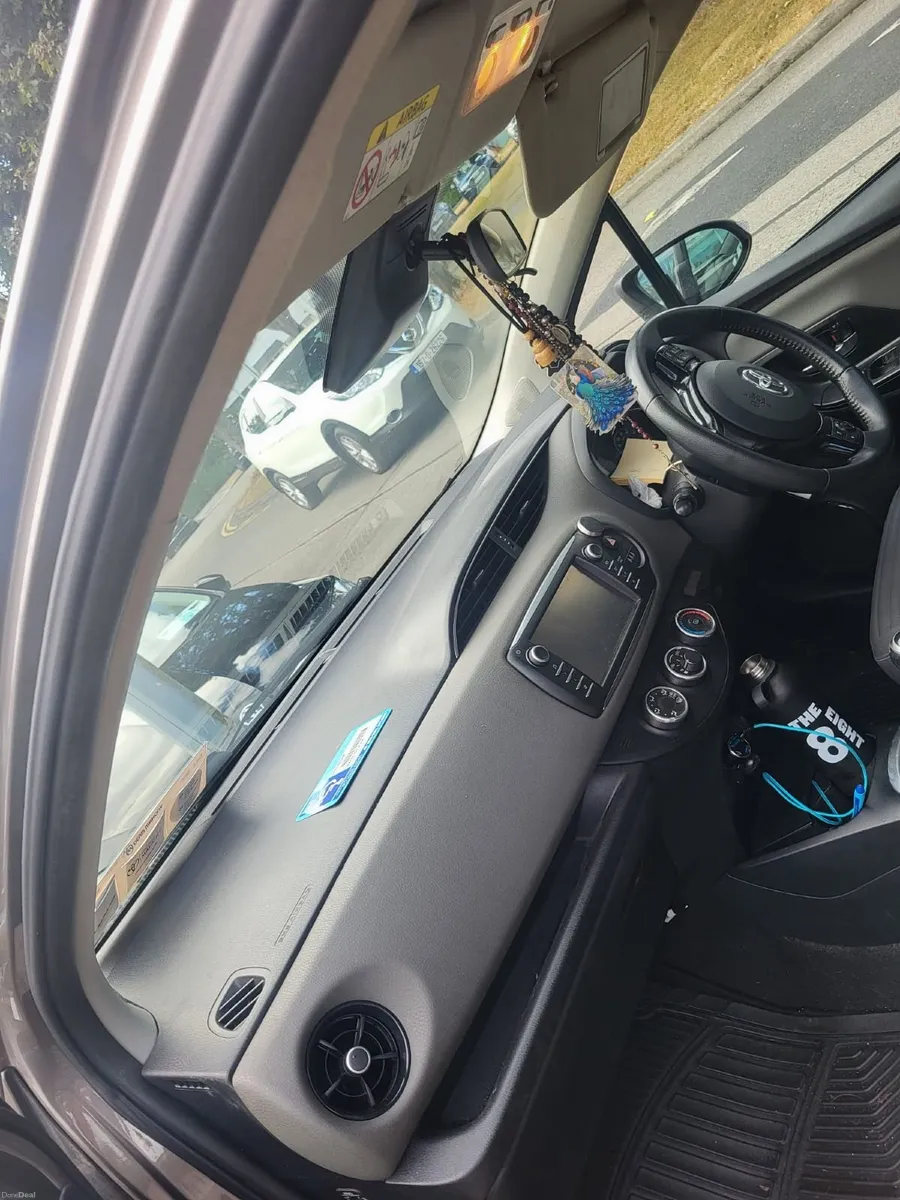 Toyota Yaris 2019, very low mileage, low car tax - Image 2