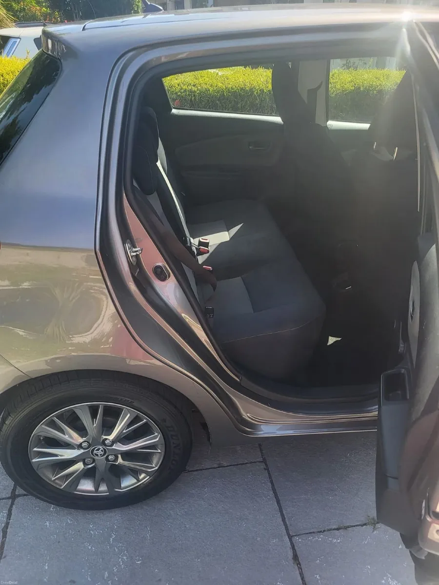 Toyota Yaris 2019, very low mileage, low car tax - Image 4