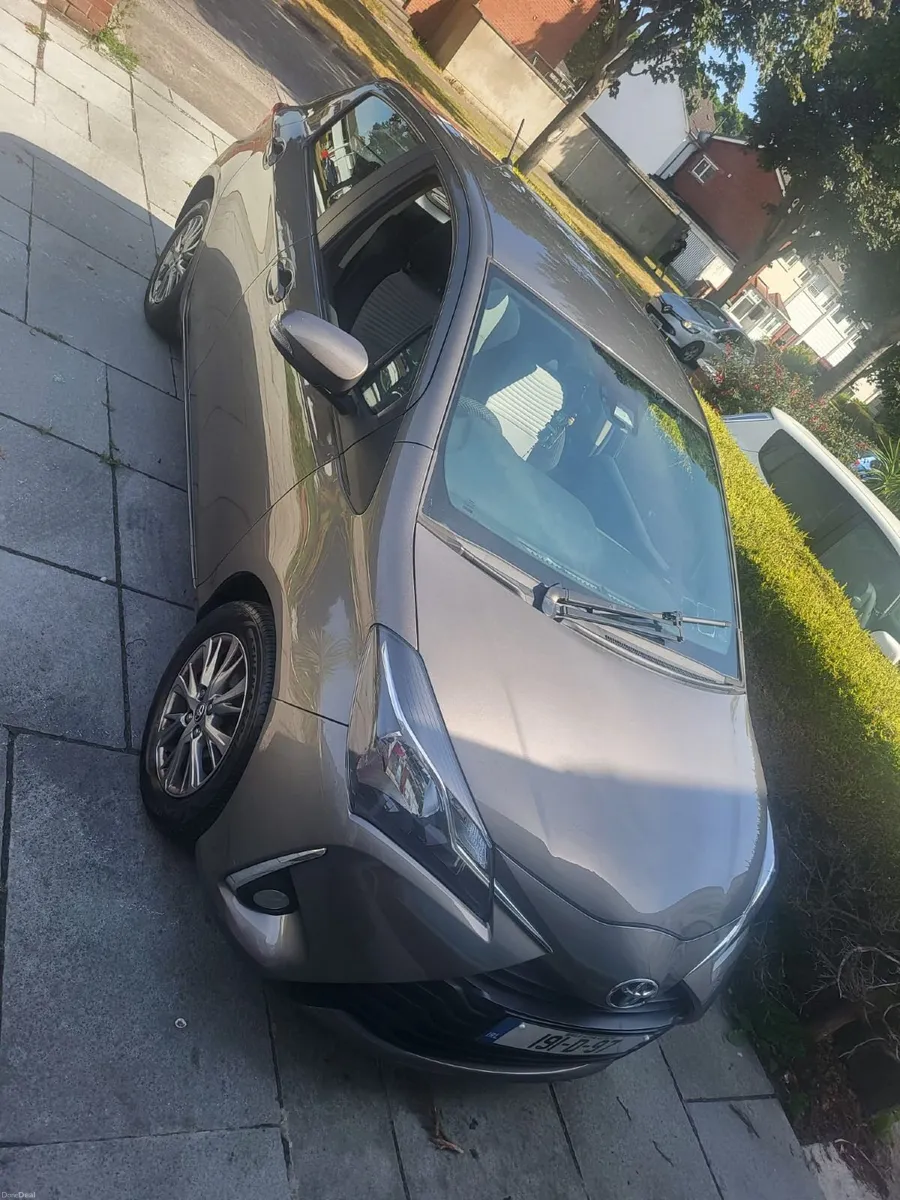 Toyota Yaris 2019, very low mileage, low car tax - Image 1