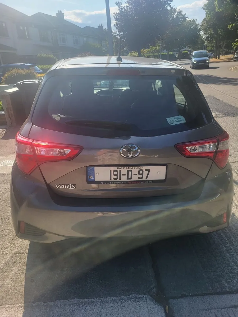 Toyota Yaris 2019, very low mileage, low car tax - Image 5