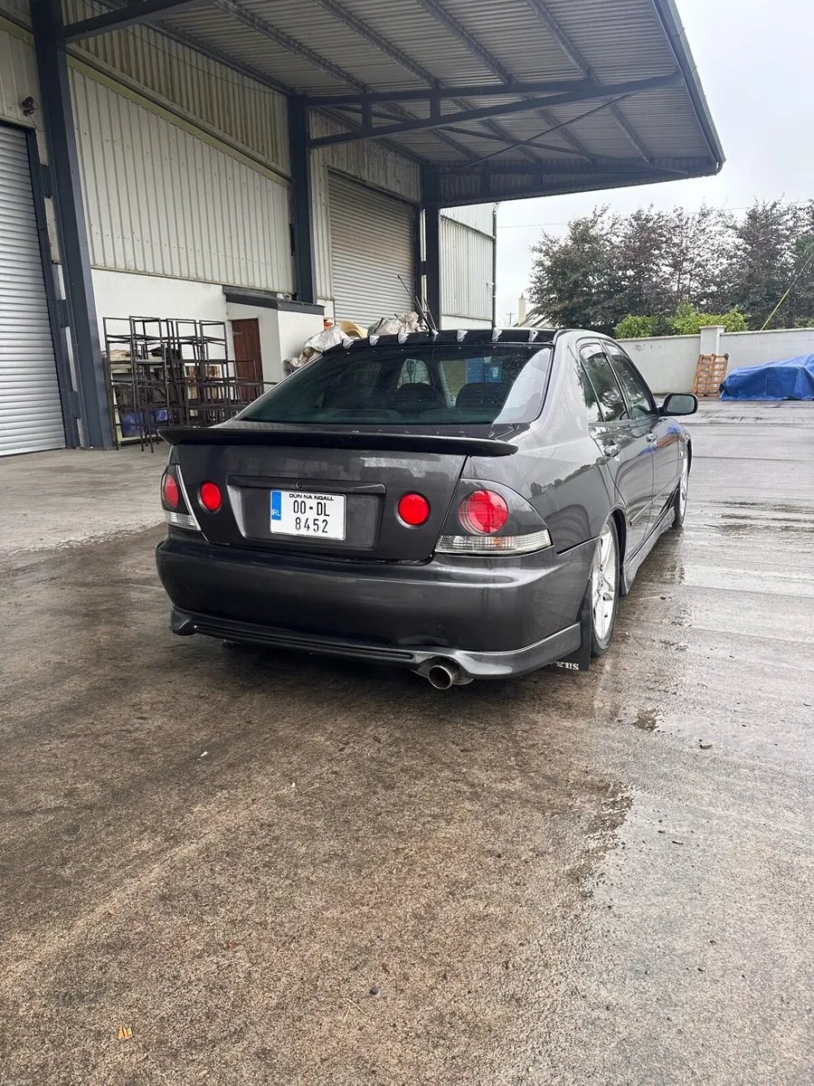 Lexus IS200 Sport - Image 1