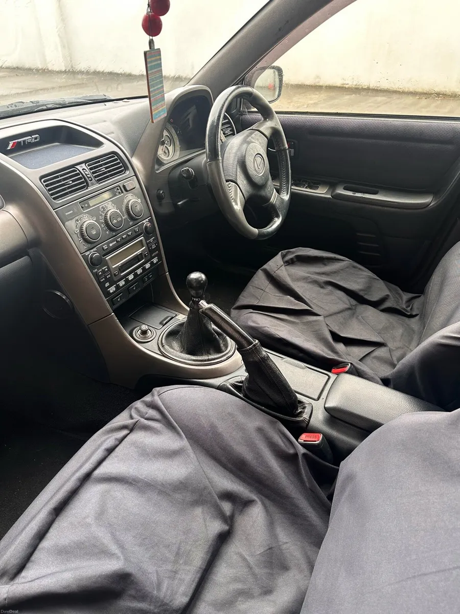 Lexus IS200 Sport - Image 6