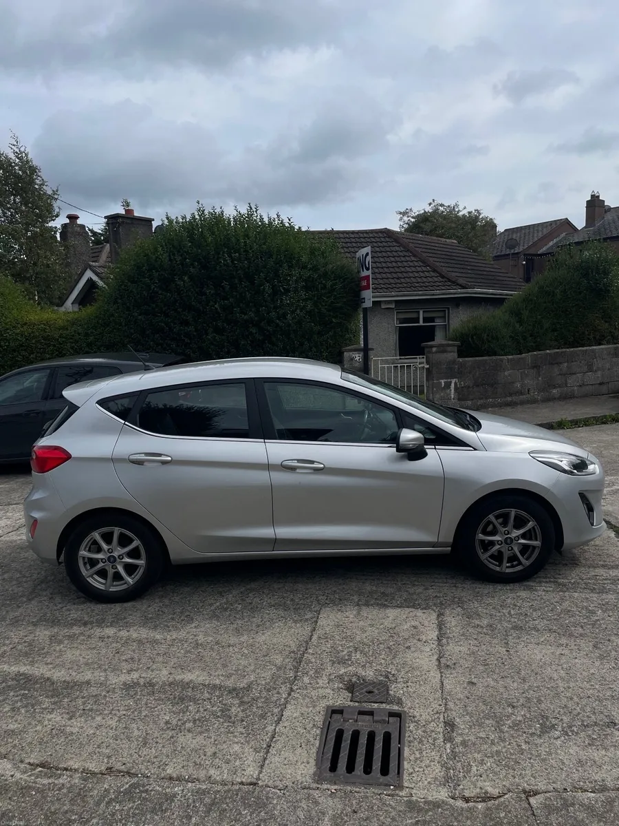 Ford Fiesta 2017 AUTOMATIC - Image 2